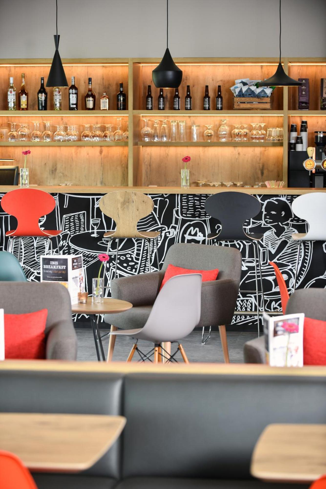 Ibis Centre Hotel 3*