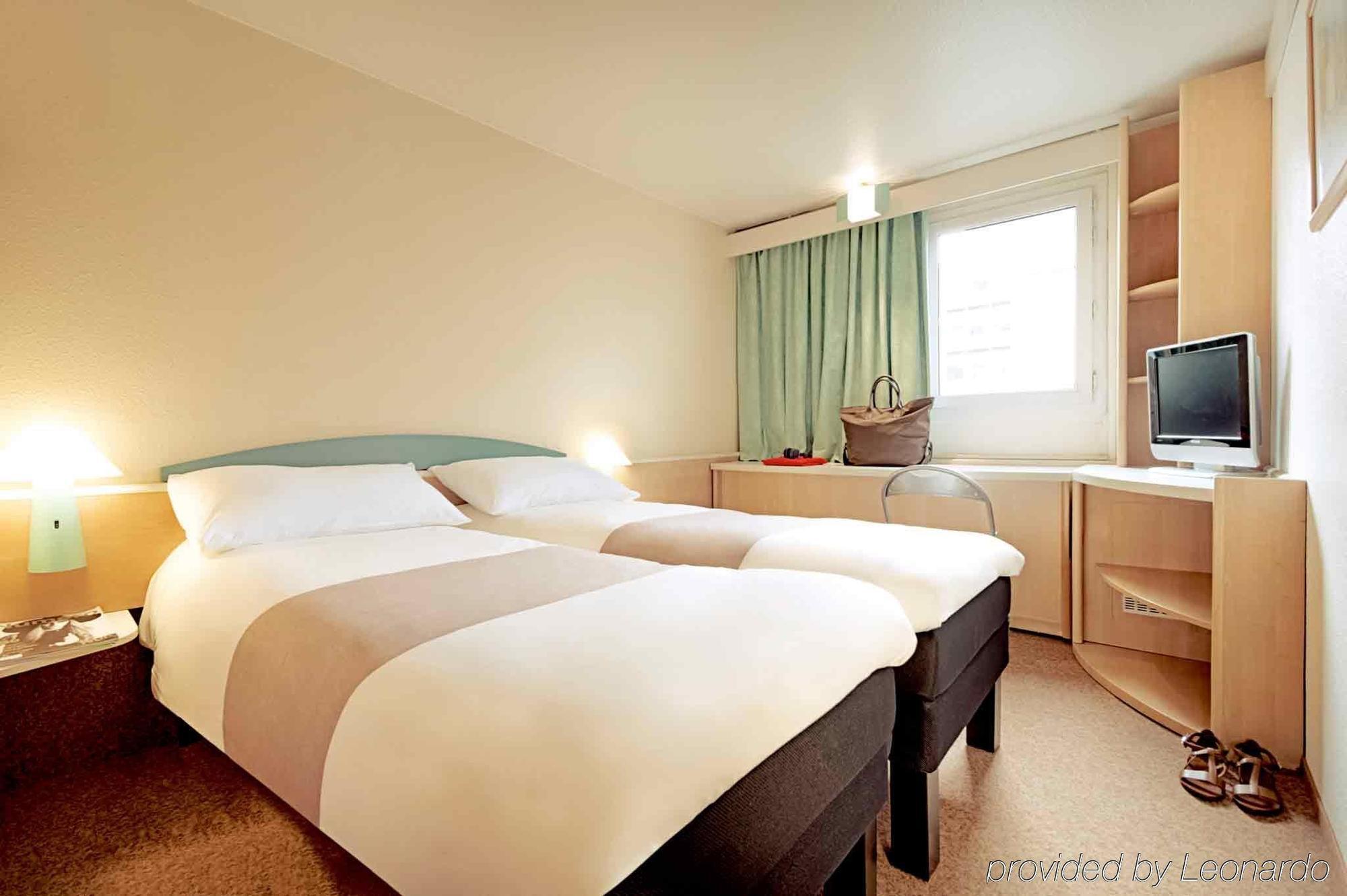 Ibis Centre Hotel 3*